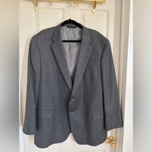 Jos A Bank Blazer - Regal Fit
50 Regular
100% Wool in new condition.